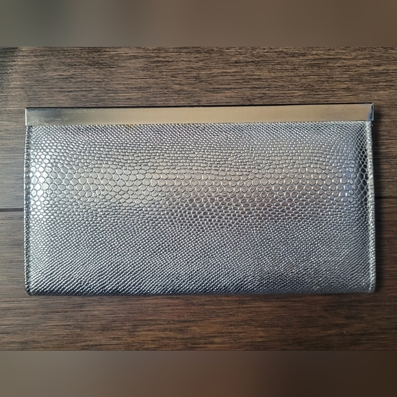 ALDO Silver Metallic Clutch - Picture 2 of 4